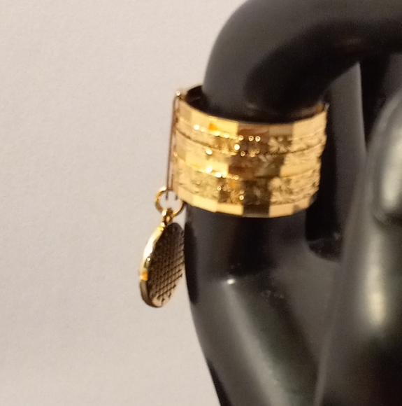 LAST ONE Virgen Guadalupe Semanario Woman Ring Gold Layered/ Oro Laminado NWOT - Picture 4 of 10